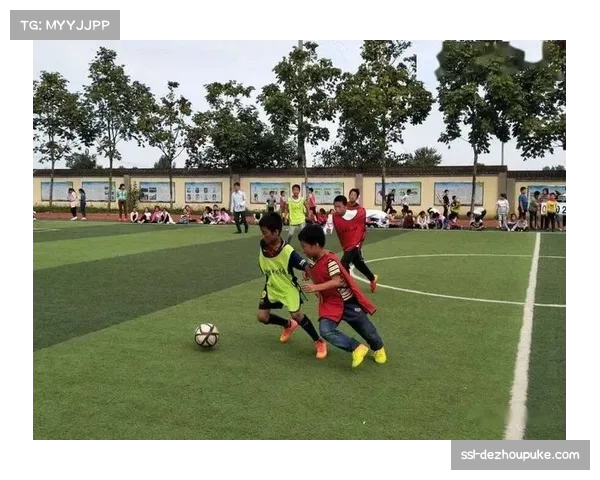 德甲联盟与中小学合作推出“足球与数学”公益课程项目